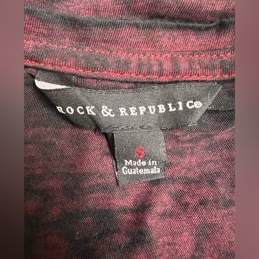 Rock & Republic “Rock” Red & Black Short Sleeve Top - Picture 8 of 9